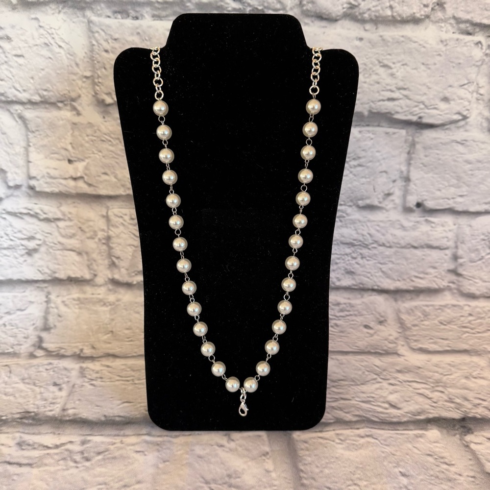 Elegant Pearl Necklace